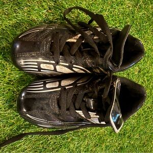 Kids Black Athletic Shoes soccer cleats